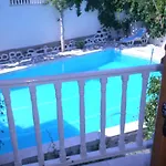 Captain's House سكالا