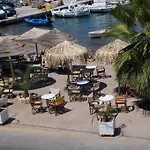 فندق Captain's House
