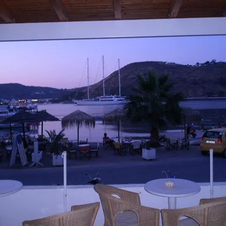 فندق Captain's House